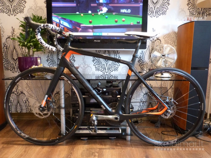 FELT Z6 Carbon Road Bike.700C. 56cm.Medium/Large. Disc Brakes. 8,2kg. RRP 1800€.