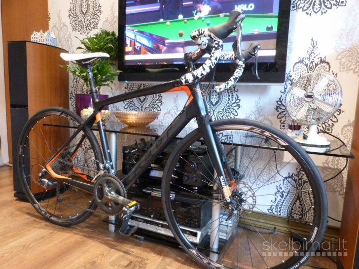 FELT Z6 Carbon Road Bike.700C. 56cm.Medium/Large. Disc Brakes. 8,2kg. RRP 1800€.