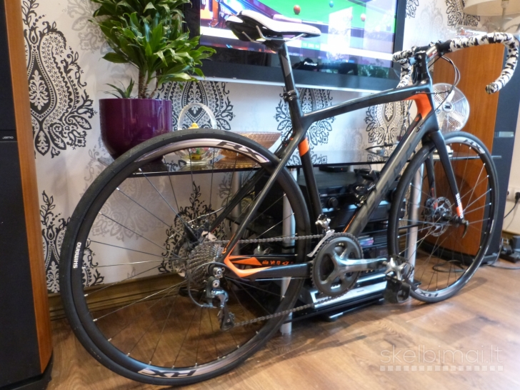 FELT Z6 Carbon Road Bike.700C. 56cm.Medium/Large. Disc Brakes. 8,2kg. RRP 1800€.
