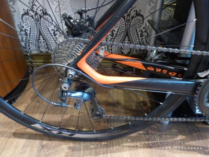 FELT Z6 Carbon Road Bike.700C. 56cm.Medium/Large. Disc Brakes. 8,2kg. RRP 1800€.