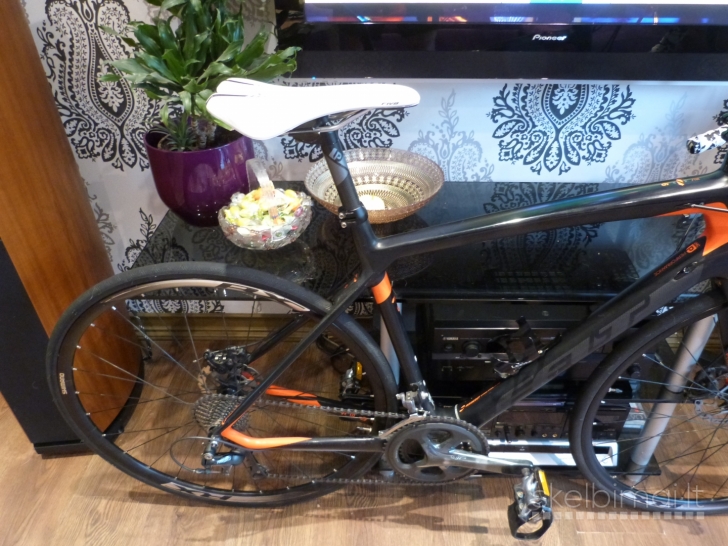 FELT Z6 Carbon Road Bike.700C. 56cm.Medium/Large. Disc Brakes. 8,2kg. RRP 1800€.