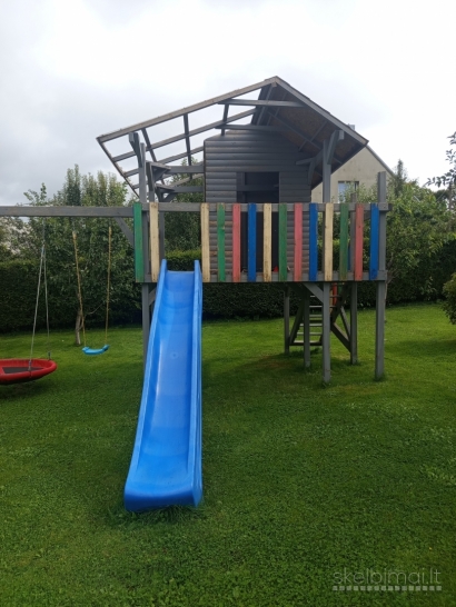 Vaikų žaidimų namelis su įvairiomis supynėmis