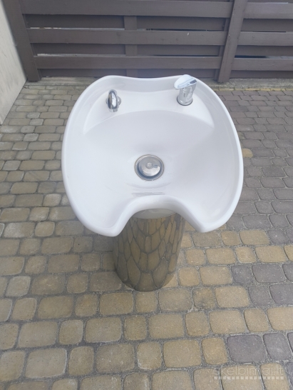 Parduodami Grožio Salono Įranga Baldai