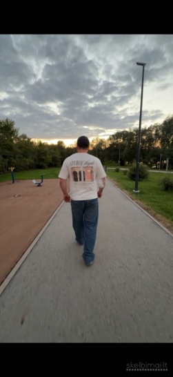 Vyras ieško merginos