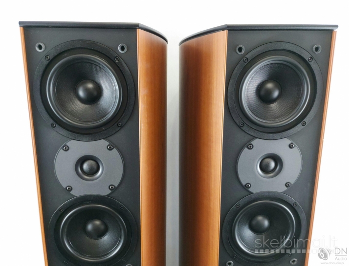 JAMO D590 Floor Standing Speakers. Made in Denmark.