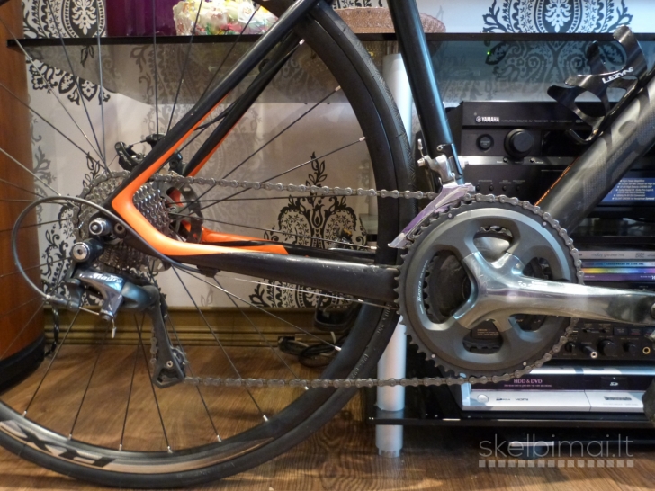 FELT Z6 Carbon Road Bike. 700C. 56cm.frame.20speed.Disc Brakes.8.5kg. RRP 1800€.
