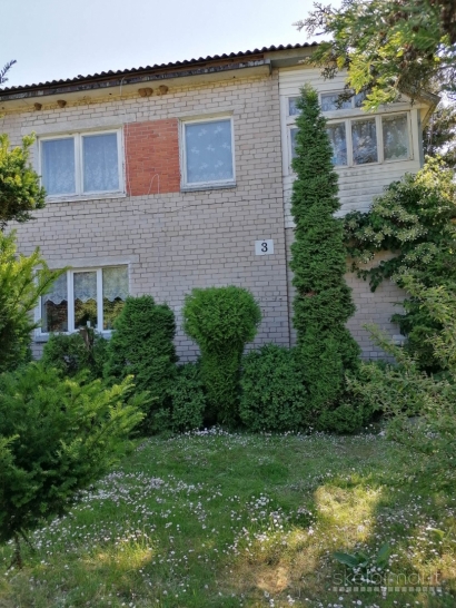 Parduodu butą su ūkiniais pastatais, Atskiru kiemu