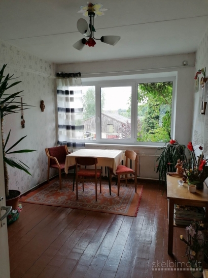 Parduodu butą su ūkiniais pastatais, Atskiru kiemu