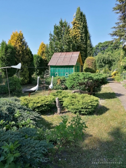 Parduodu butą su ūkiniais pastatais, Atskiru kiemu