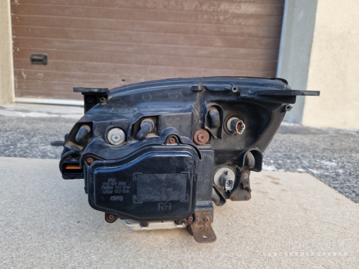 Opel Antara dešinės pusės priekinis žibintas XENON