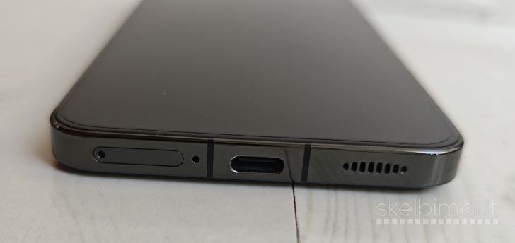 Xiaomi 13 with Leica