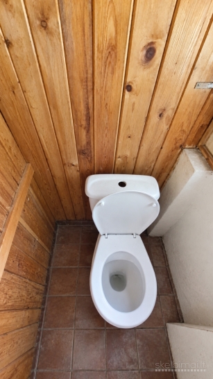 Erdvus sodo namas