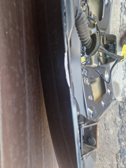Opel Antara bagažinės dangtis su stop žiibintu ir visais mechanizmais