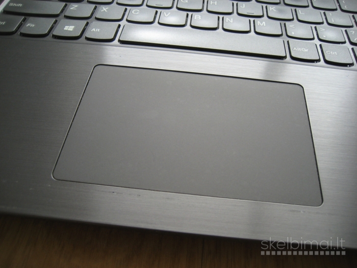 LENOVO V330 i5 3.40GHz/ 256GB/ 8GB/ FullHD/ 3 val.