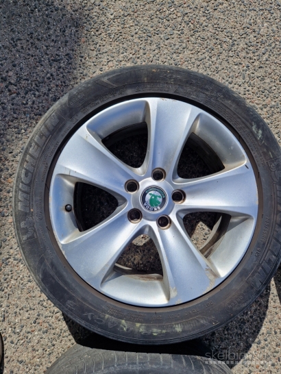 Lieti ratlankiai Škoda R16 (5 skylės) su padangomis 4 vnt.