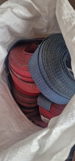 30 panaudotų diržų komplektų po 4 €. Viso kaina 120 €