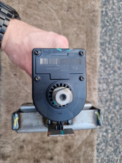 Opel Antara vairo kolonėlės velenas su elektriniu užraktu