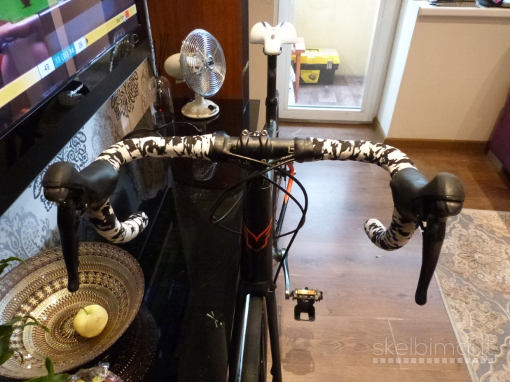 FELT Z6 Carbon Road Bike. 700C wheels. Medium/Large.20speed.8,5kg. Disc Brakes.