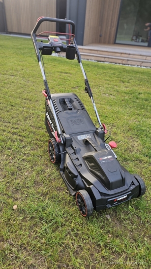 Elektrinė vejapjovė Parkside Performance PPERM 2000 B2