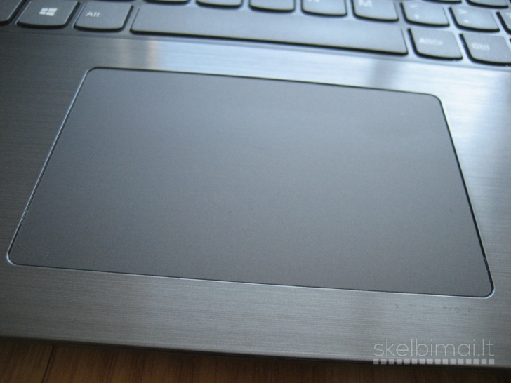 Lenovo V330 i3 3.40ghz/ 120gb/ 8gb/ Fullhd/ 2 val.