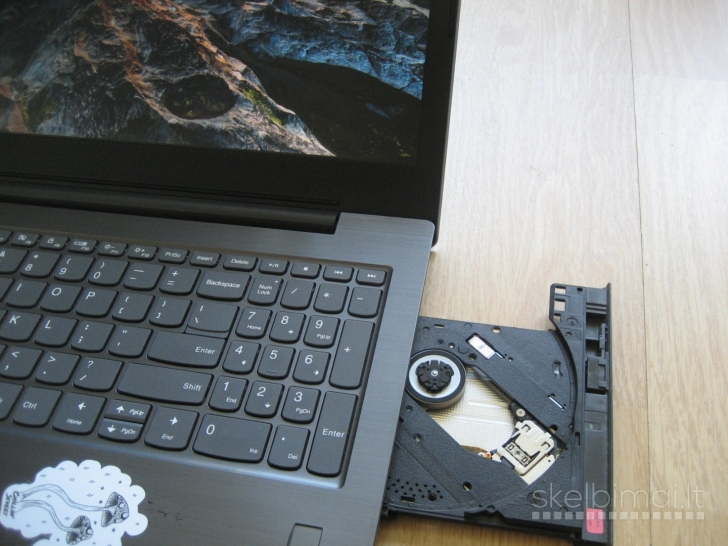 Lenovo V330 i3 3.40ghz/ 120gb/ 8gb/ Fullhd/ 2 val.
