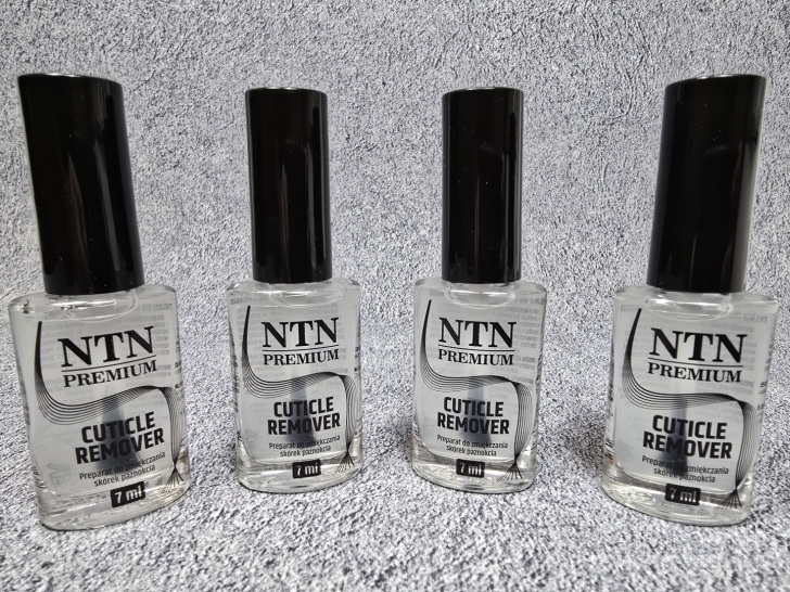 Minkštiklis ir šalintojas nagams, 7ml