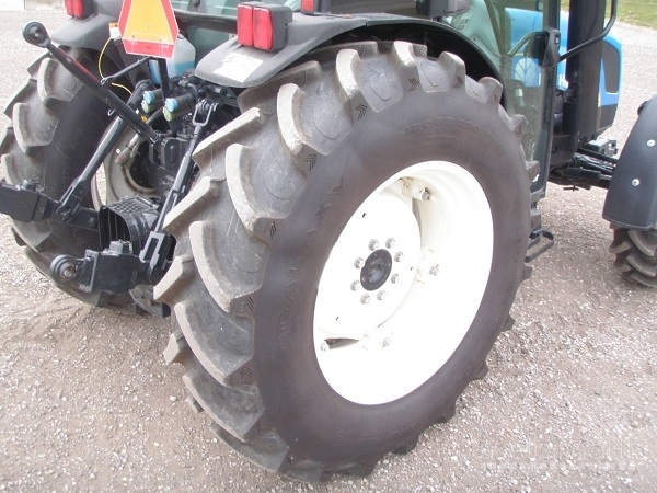 ūkio traktorius 2008 NEW HOLLAND T4030 MFWD