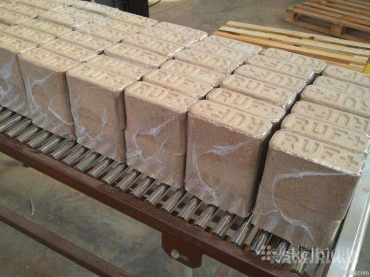 ANGLYS BRIKETAI GRANULES