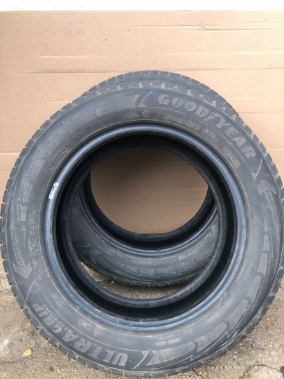 Good Year Ultra Grip 215/60 R16 99H padangos