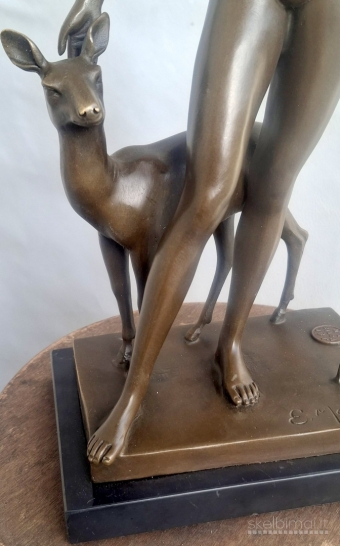 Bronzinė statula Diana, Medžioklės deivė