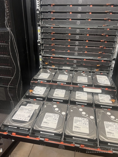 4TB SAS 3,5 col. serveriniai diskai HGST, Seagate, Toshiba (280 vnt.)