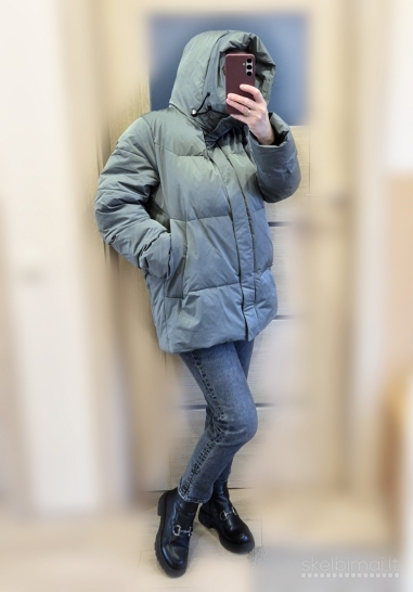 Stilinga šilta moteriška žieminė striukė (M/L dydis)