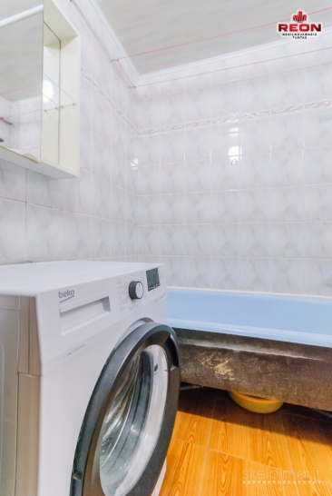 NUOMOJAMAS JAUKUS IR ŠILTAS 1 KAMBARIO 40 m² BUTAS ŠEŠKINĖJE, GELVONŲ GATV