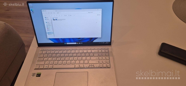 Asus zenbook UX533TFC