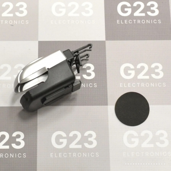 2528 Automobilinis puodelio laikiklis prie grotelių sidabro spalvos WWW.G23.LT